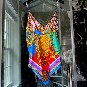 Versace adjustable strap top size 44